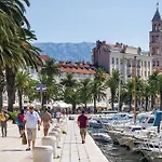 Stunning In Lägenhet Split