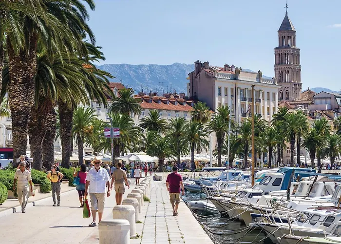 Lovely In Apartment Split